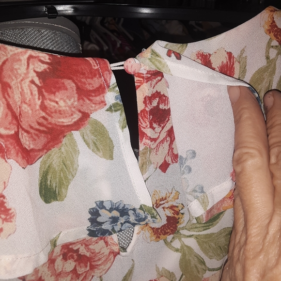 Flying Tomato Floral Romper - Picture 8 of 8